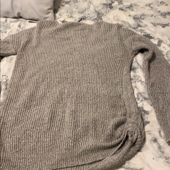 Grey V-neck sweater - Picture 4 of 4